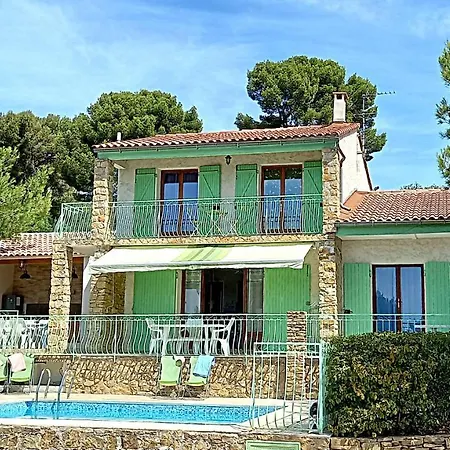 Terre Brulee Villa *